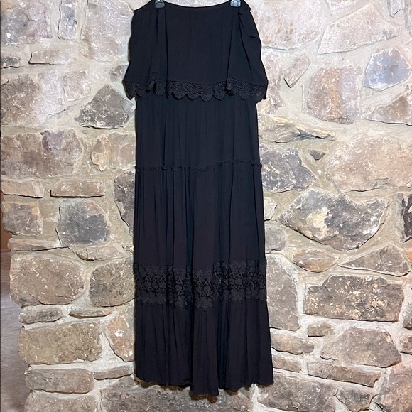 Plus Size 2X Black Tiered Women’s Off Shoulder Romantic Lace Accents Maxi Dress - Picture 1 of 6